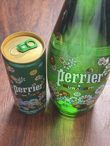 Eau minérale pétillante Perrier 8.45 fl.oz/250ml - Saveurs disponibles (Naturelle, Citron, Citron vert, Eau de Perrier) en vente - Product Image 4