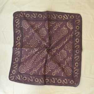 OEM 2025 Vente en gros en stock Bandanas ethniques personnalisés imprimés en coton noir, soie et polyester avec logo, unisexe pour l'extérieur - Product Image 3