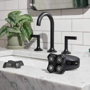 Rasoir de voyage pour homme à quatre lames rotatives, étanche IPX7, chargement USB-C, support magnétique pour lames, rasoir facial de rechange pour le soin du corps - Product Image 4