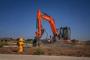 Pour excavatrice compacte KX080-5 avec moteur de 66,6 CV, capacité de la benne de 0,25 m, poids opérationnel de 18520 kg, origine américaine - Product Image 4