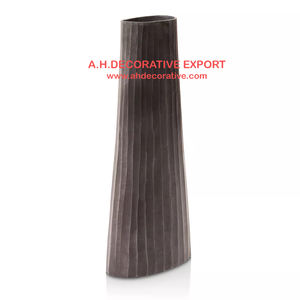 Florero Moderno Minimalista, Hecho a Mano en Aluminio Fundido, Nueva Generación, Centro de Mesa para Bodas, Venta Directa para Hogares de Lujo - Product Image 2