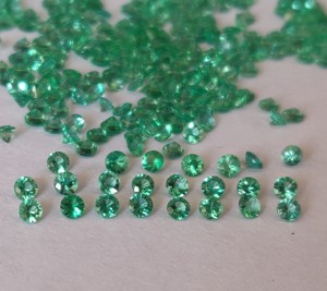 Esmeralda verde natural de alta calidad 3mm corte de diamante redondo - Product Image 2
