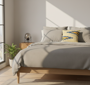 Funda de Cojín Moderna Personalizable de Algodón Tejido a Mano con Diseño Floral Cuadrado y Cierre de Cremallera - Product Image 2