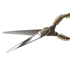 Ciseaux de coiffure à manche Dragon en acier au carbone, ciseaux de coiffure à lame droite et tranchante en acier au métal - Product Image 3