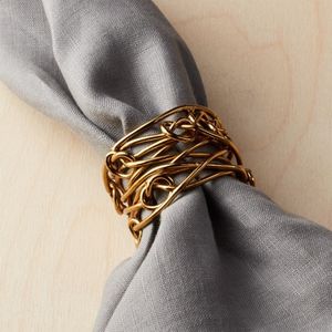Servilletero de metal moderno y elegante con textura para mesa de comedor de estilo de granja, boda o celebración de cumpleaños - Product Image 1