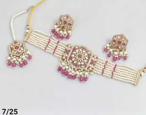Collier ras du cou indien avec boucles d'oreilles et Mangtika pour femme Design de fleurs superbe zircon cubique fabriqué à la main - Product Image 2