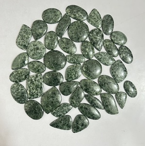Vente en gros naturel zoisite diopside cristaux de guérison cabochon de qualité AAA bijoux de fabrication de pierre personnalisés en vrac tiers - Product Image 3