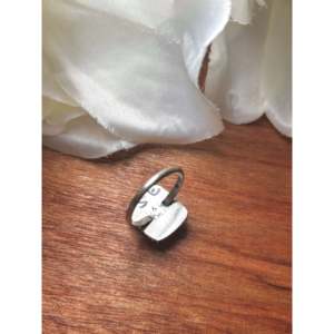 Anillo de Plata de Ley y Búfalo Blanco Hecho a Mano por Joyería Coleccionable de la Cultura Navajo - Product Image 6