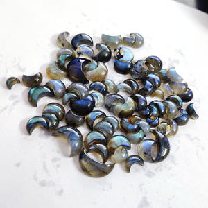 Pierre précieuse de Labradorite grise naturelle en forme de croissant de lune Pierres de cabochon en vrac de toutes tailles sculptées à partir de pierre naturelle - Product Image 3