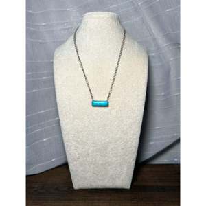 Collier en turquoise de Kingman et argent sterling, fabriqué par des artisans Navajo, bijou culturel de collection, pièce unique - Product Image 3