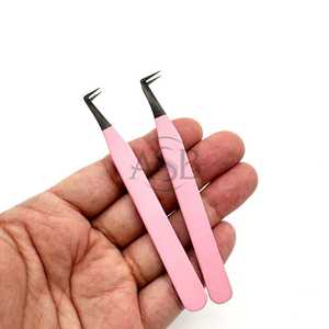 Pince à cils en acier inoxydable de qualité supérieure avec impression de logo personnalisé Rose bébé clair avec pointe noire poignée unie - Product Image 6