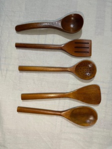 Cuillères en bois pour la cuisson 5 pièces ustensiles en bois pour la cuisson cuillères de cuisson antiadhésives en bois d'Acasia naturel - Product Image 4