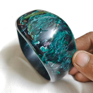 Bracelets et joncs en résine multicolores de style Bollywood pour les célébrations indiennes, artisanat en résine - Product Image 1