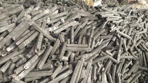 | MEILLEUR PRIX |   CHARBON DE SCIE DE QUALITÉ A DU VIETNAM AVEC UNE QUALITÉ ÉLEVÉE ET PRÊT À ÊTRE CHARGÉ 84973101511 - Product Image 6