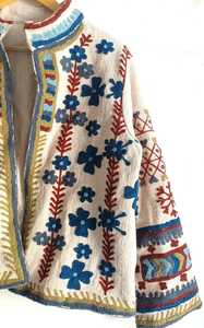 เสื้อแจ็คเก็ตโบโฮฤดูหนาว ปักลาย ทำมือ ย้อมสีด้วยมือ ผ้าฝ้ายระบายอากาศ เป็นมิตรกับสิ่งแวดล้อม สีเบจ ผ้า TNT ผลิตในอินเดีย - Product Image 2