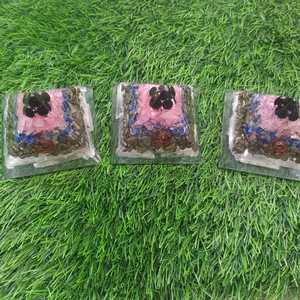 Pyramide d'orgone de pierres précieuses énergétiques faites à la main Offre Spéciale pour cadeaux Reiki Chakra équilibrage et soulagement du Stress disponible au prix d'usine - Product Image 5