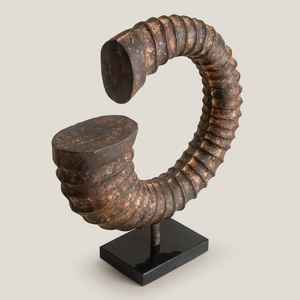 Escultura rústica de cuerno de carnero en espiral de aluminio fundido con acabado de bronce vintage en base de mármol, decoración de lujo para el hogar y la Oficina - Product Image 5