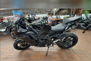 พร้อมขาย! โปรโมชั่นปี 2026 สำหรับรถมอเตอร์ไซค์สปอร์ตไบค์ Kawasaki Ninja ZX-4R - Product Image 5