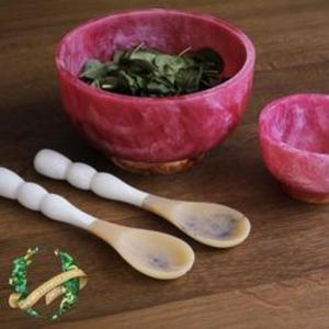 Bol élégant en résine avec un design multicolore intégré adapté à une œuvre d'art décorative et à un présentoir de cuisine élégant - Product Image 4