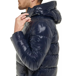 Manteaux d'hiver en duvet pour hommes OEM personnalisés brodés, à bulles chaudes et épaisses Veste matelassée en duvet de haute qualité pour hommes - Product Image 5