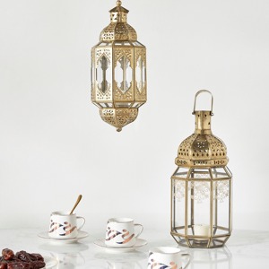 Porte-bougie en métal de style lanterne adorable, accent moderne, parfait pour la décoration de la maison, centre de table, salon, chambre à coucher et salle à manger - Product Image 1