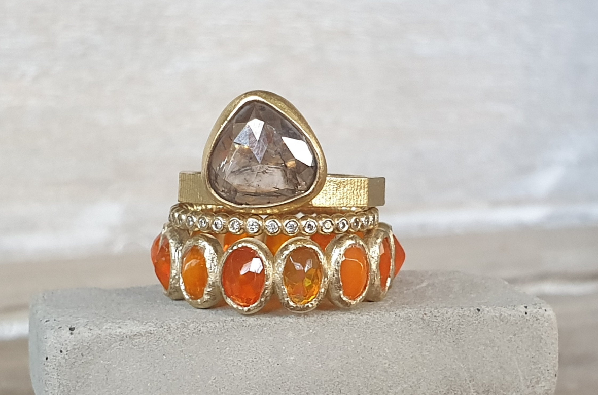 เช่นเดียวกับภาพ