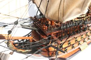 แบบจำลองเรือไม้ HMS Victory คุณภาพสูง ขนาด 86 ซม. - ของที่ระลึกทางทะเลที่ไม่เหมือนใคร และของตกแต่งบ้านสไตล์โบราณ - Product Image 3
