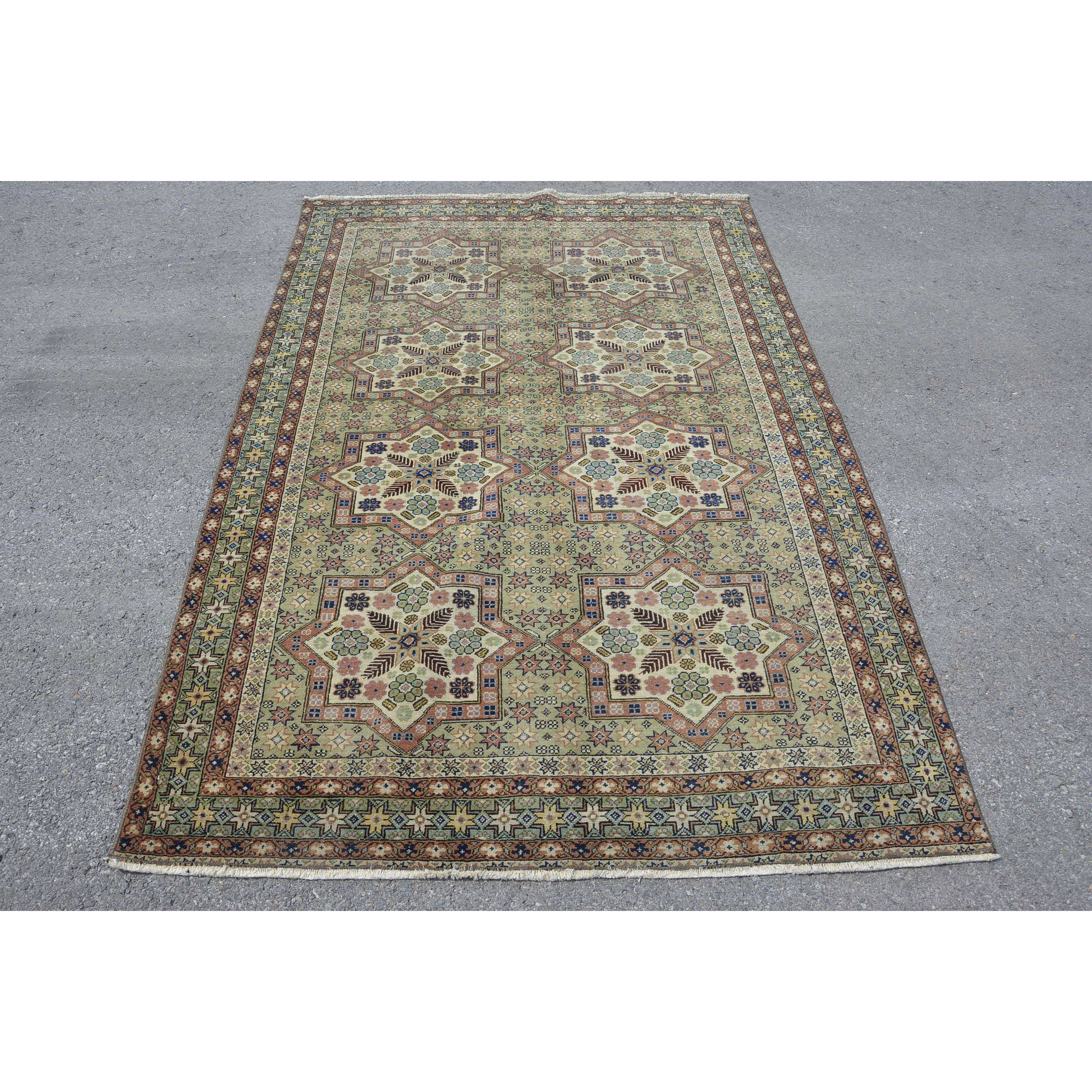 สีเขียว