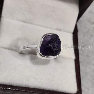 Bague pour femme en argent sterling 925, améthyste naturelle, pierre de naissance de février, martelée, bijoux faits à la main, pour Noël, anniversaire - Product Image 2