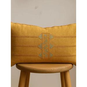 Housse de coussin marocaine faite à la main, coussin traditionnel berbère, coussin décoratif bohème pour canapé, coussin en coton pour la décoration de la maison - Product Image 1