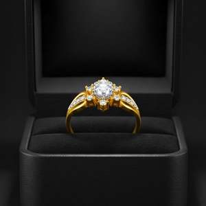 Elegante Anillo de Diamantes Vintage en Oro Amarillo de 14K para Boda, Compromiso, Aniversario o Fiesta - Product Image 1