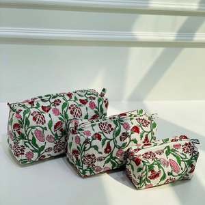 กระเป๋าเครื่องสำอางผ้าคอตตอนลายบล็อกผ้าอินเดียกระเป๋าเครื่องสำอางกระเป๋าเครื่องสำอางกระเป๋าอุปกรณ์แต่งหน้ากระเป๋าเดินทางของผู้หญิงแฮนด์เมด Kantha - Product Image 2