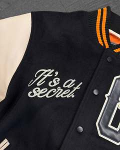 Parches Bordados de Letras de Chenilla Personalizados Chaqueta de Lana Negra para Hombre - Product Image 4