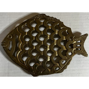 Vintage Design Cast Iron Trivet Square Metal Table Protector with Rubber Feet for Home Kitchen Dining Table Decorative Holder - Product Image 4