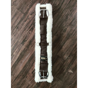 Doma de piel de oveja hecha a medida Girth Moon Style Black Lambskin Girth Horse Ecuestrian Western Horse Girth - Product Image 2