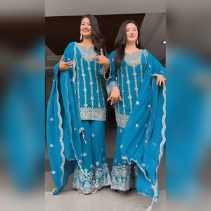 Prix fabricant, costume pour femmes, taille M XXL, en coton, artisanat à l'aiguille, ensemble 3 pièces pour la fourniture de catalogues et les boutiques, texture douce - Product Image 3