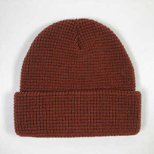 Chapeaux d'hiver colorés en acrylique Étiquette tissée personnalisée Patch en cuir de caoutchouc Bonnet tricoté épais - Product Image 5