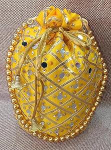 กระเป๋า potli ประดับเลื่อมหรูหราสำหรับงานเทศกาลกระเป๋าผ้าไหมราชวงศ์พร้อมเครื่องประดับ zari สำหรับ haldi mehindi และของชำร่วย - Product Image 3