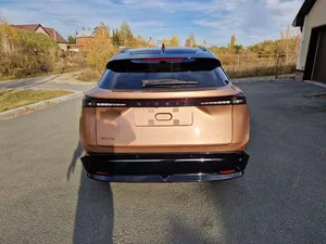 2022 N-i-s-s-a-n A-r-i-y-a I véhicule électrique faible kilométrage et prix abordable en stock prêt à l'expédition - Product Image 3