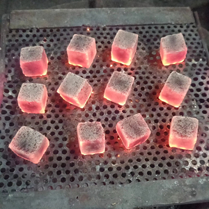 Transformez votre expérience de barbecue avec la saveur unique de notre charbon de bois de narguilé indonésien en sciure de noix de coco. - Product Image 1