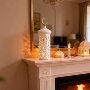 Elegante Lámpara de Ramadán de Metal Blanco con Diseño de Luna Creciente, Luz LED Suave para Decoración Festiva de Mesa del Hogar - Product Image 4