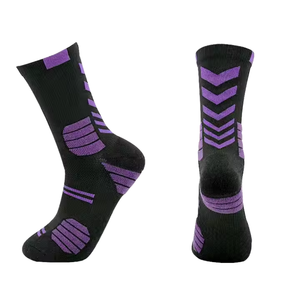 Chaussettes de sport sur mesure de haute qualité Chaussettes unisexes pour hommes et femmes Chaussettes avec logo personnalisé Chaussettes GAA Chaussettes de sport midi Chaussettes de sport OEM - Product Image 4