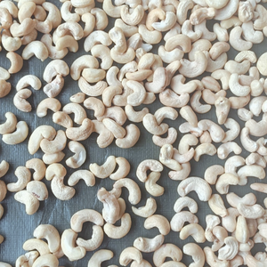Noix de Cajou Kaju Badam SANTIGO en Vente Directe d'Usine, Livraison Gratuite, Noix de Cajou Brutes de Toutes Tailles, Noyaux de Cajou, Sans Taxe, Origine Vietnam - Product Image 1