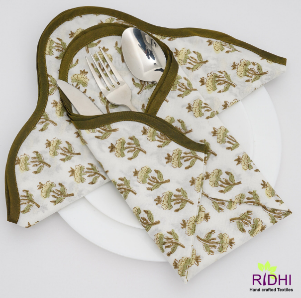 Pale Goldenrod Yellow Lguana Green Color