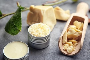 Beurre de Kokum biologique de haute qualité en vrac pour usage commercial Fabricant et fournisseur d'huile de lotion blanchissante pour cosmétiques - Product Image 3