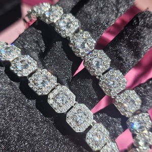 สร้อยคอสไตล์ฮิปฮอปประดับเพชรสีขาวหรือชมพูพร้อมกล่องล็อคของขวัญสำหรับเขาหรือเธอ - Product Image 3