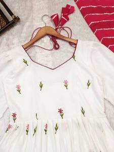 Diya พาดตัวด้วยความทุ่มเทประกายด้วยความสุขแกะสลักในกระทู้อมตะที่เรื่องราวเรืองแสงสดใสในทุกพับของเสน่ห์ชาติพันธุ์ - Product Image 4