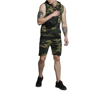 ชุดกางเกงขาสั้นผ้าไนลอนลายพรางสำหรับผู้ชายเซต2ชิ้นมีฮู้ดแขนกุดและกางเกงขาสั้นออกกำลังกายกลางแจ้ง - Product Image 1