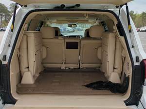 Lexus LX 570 2021 Usado con Navegación y Tracción en las 4 Ruedas, Autos Usados Premium, Automático Inteligente, en Buenas Condiciones - Product Image 4