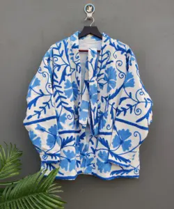 100% beste Qualität Suzani Hand bestickte kurze Jacke Stickerei Kimono Robe Boho Style Classic Elegante Jacke